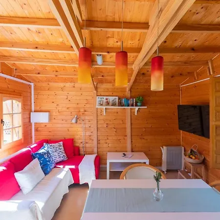 Secluded In An Organic Farm, 1bd With Ac, Pet Friendly Chalet